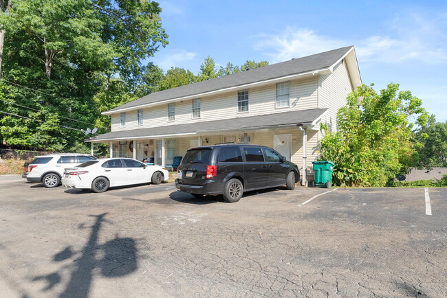 245 Herndon Way in Canton, GA - Foto de edificio - Building Photo