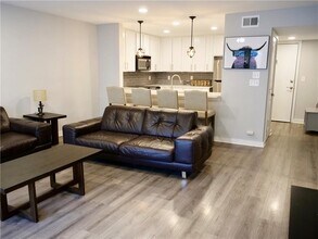 3650 Ashford Dunwoody Rd NE in Atlanta, GA - Building Photo - Building Photo