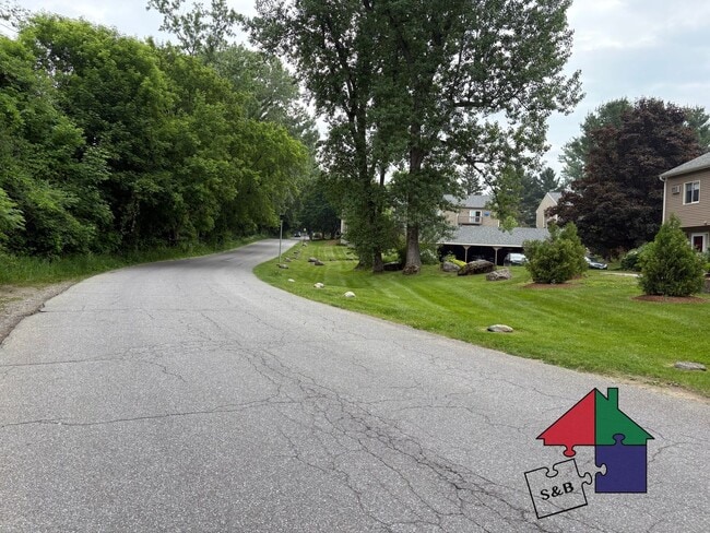 D14 Stonehedge in South Burlington, VT - Building Photo - Building Photo