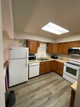 1351 S Main St in Bountiful, UT - Foto de edificio - Building Photo