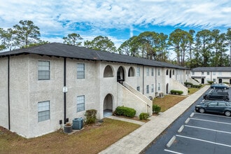 Camelia in Brunswick, GA - Foto de edificio - Building Photo
