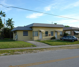 1203 NE 109th St in Miami, FL - Building Photo - Building Photo