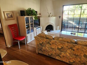 7557 N Dreamy Draw Dr in Phoenix, AZ - Building Photo - Building Photo