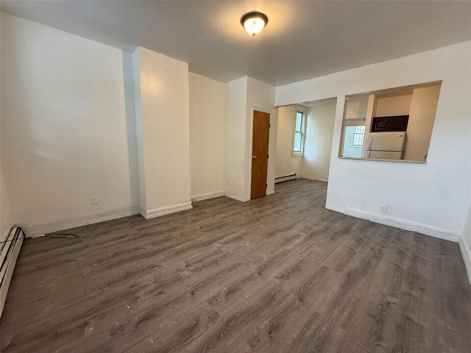 13 McClancy Pl in Brooklyn, NY - Building Photo