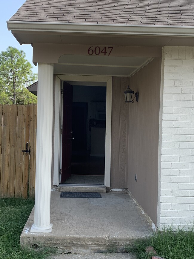 6047 Dooley Dr in The Colony, TX - Building Photo - Building Photo