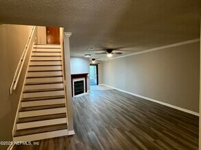 4022 Laurelwood Dr in Jacksonville, FL - Building Photo - Building Photo
