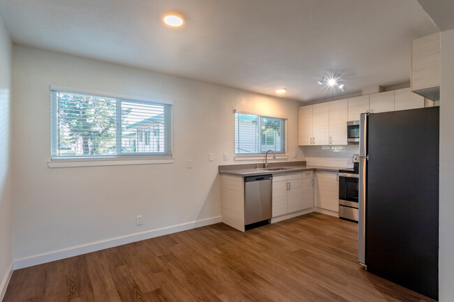 The Laura Apartments in Milpitas, CA - Building Photo - Interior Photo