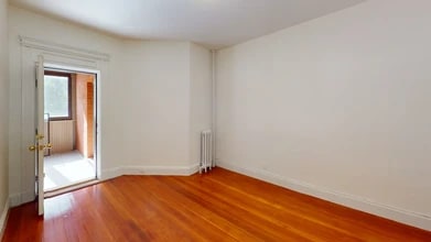 1805 Beacon St, Unit 2-B in Brookline, MA - Building Photo - Building Photo