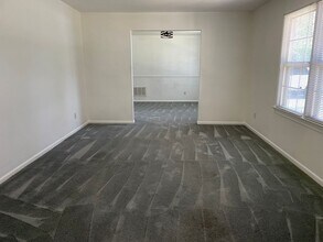 1937 Wolfsnare Rd in Virginia Beach, VA - Building Photo - Building Photo