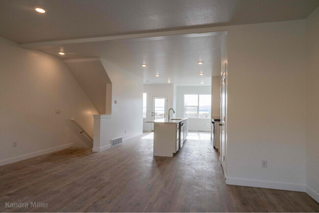 3300 N Running Creek Way in Lehi, UT - Building Photo - Building Photo