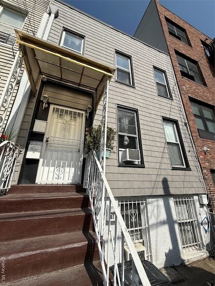 43 Troutman St in Brooklyn, NY - Building Photo - Building Photo