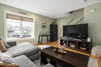 1039 Islington St in Portsmouth, NH - Building Photo - Building Photo