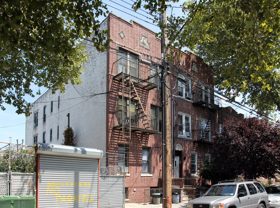 1015 63rd St in Brooklyn, NY - Building Photo