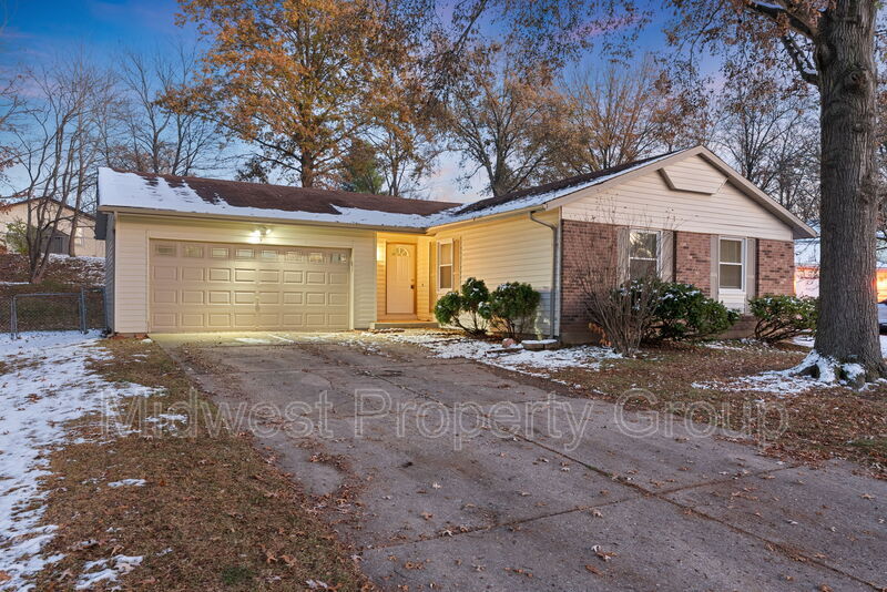 19 Stone Mill Ln in St. Peters, MO - Building Photo