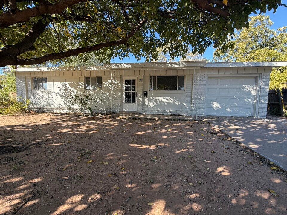 6004 Peoria Ave in Lubbock, TX - Building Photo
