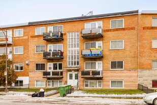 2370 Duff Court St in Lachine, QC - Building Photo
