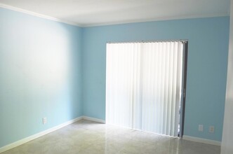 1750 N Congress Ave, Unit 106 in West Palm Beach, FL - Building Photo - Building Photo