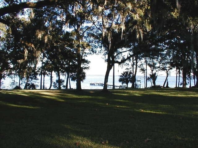 St Johns Landing Apartments in Green Cove Springs, FL - Foto de edificio - Building Photo