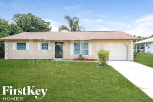 964 Roseway Terrace NW in Port Charlotte, FL - Building Photo