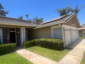 1556 Iris Grove Dr in Corona, CA - Building Photo - Building Photo