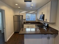 664 4th St, Unit C in Hermosa Beach, CA - Building Photo - Building Photo