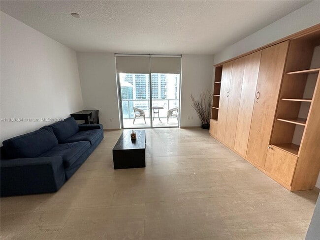 1050 Brickell Ave, Unit 2206 in Miami, FL - Building Photo - Building Photo