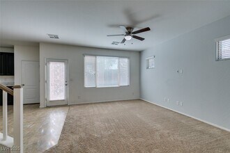 10315 Elmwood Glen Ave in Las Vegas, NV - Building Photo - Building Photo