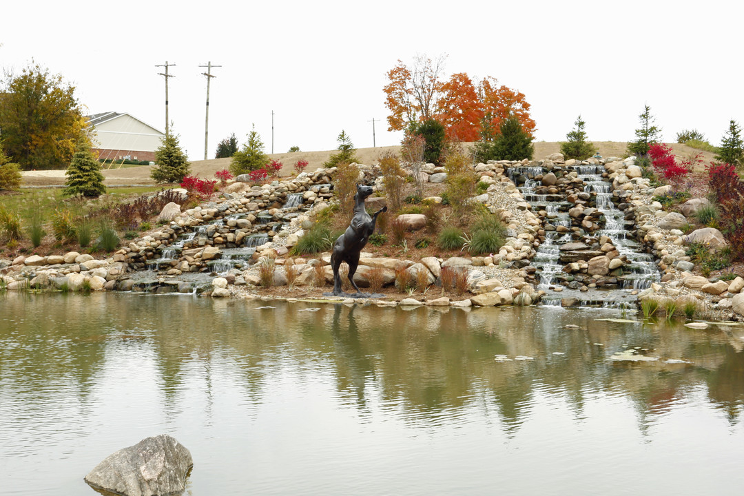 Welcome to Tippe River Downs in Warsaw, IN - Building Photo