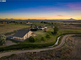 3760 NE Hwy 97 in Madras, OR - Building Photo