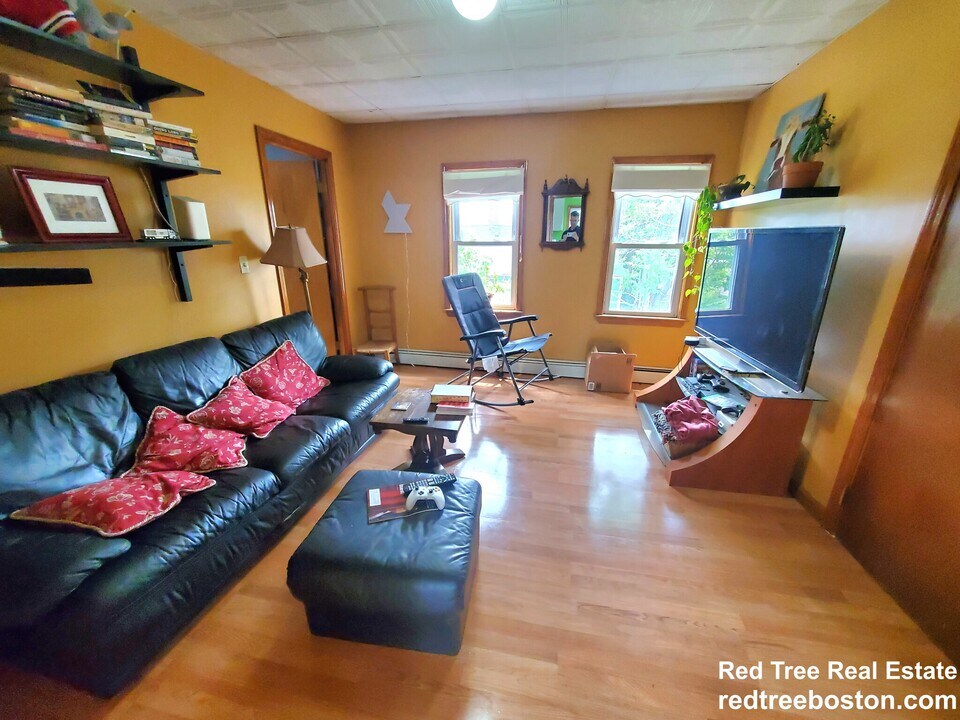 153 Cherry St, Unit 3 in Cambridge, MA - Building Photo