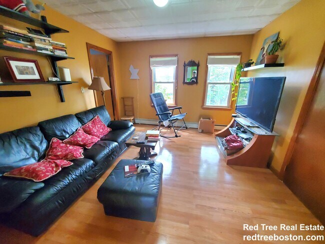 153 Cherry St, Unit 3