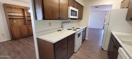 895 S Yaqui Dr in Wickenburg, AZ - Building Photo - Building Photo