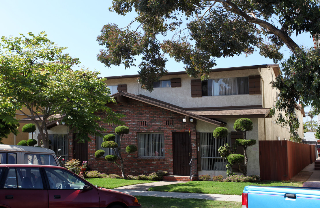 1929 E Appleton St in Long Beach, CA - Building Photo