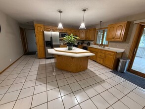 2001 Folwell Dr SW in Rochester, MN - Building Photo - Building Photo