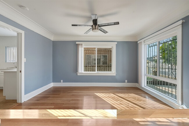 1174 N Alexandria Ave in Los Angeles, CA - Foto de edificio - Building Photo