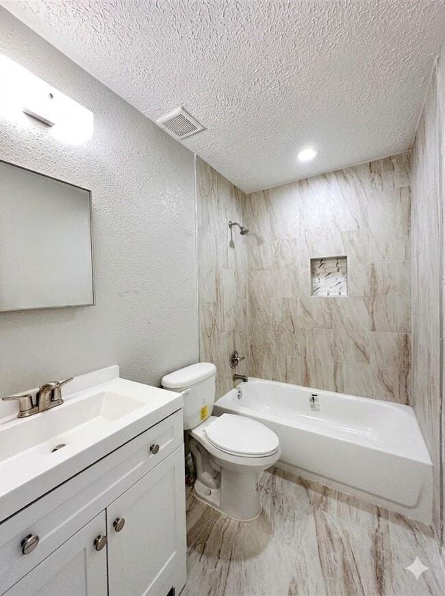 9302 Golden Sunshine Dr in Houston, TX - Building Photo - Building Photo