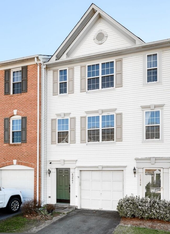 45461 Bluemont Junction Sq