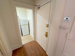 40 Brooks Ave, Unit 16 in Venice, CA - Building Photo - Building Photo