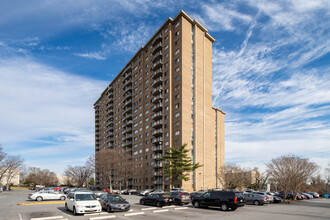 Presidential Towers in Adelphi, MD - Building Photo - Building Photo