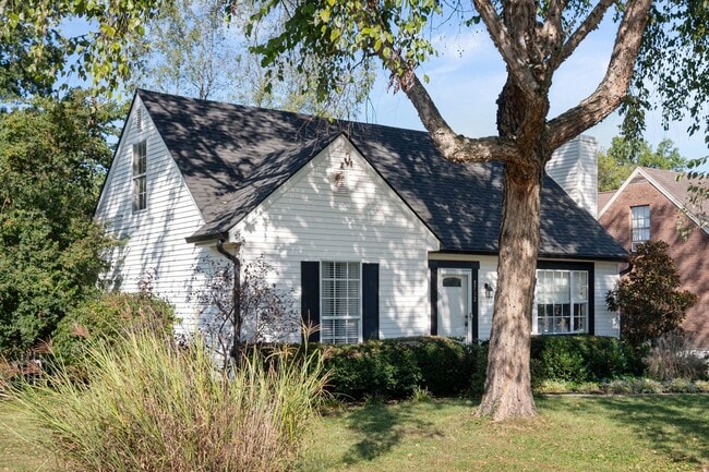 8732 Loch Lea Ln in Louisville, KY - Building Photo - Building Photo