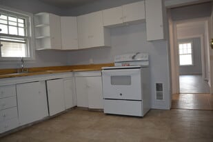 1014 Lamb St in Utica, NY - Building Photo