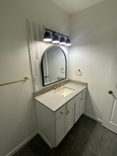 203 E Ellsworth St, Unit #2 in Columbia City, IN - Foto de edificio - Building Photo