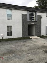 10353 N Kendall Dr in Miami, FL - Building Photo