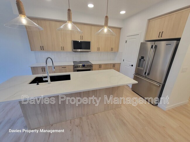 16230-16219 19 Ave SW in Edmonton, AB - Building Photo - Building Photo