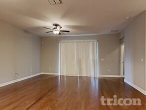 13811 Newport Shores Dr in Hudson, FL - Foto de edificio - Building Photo