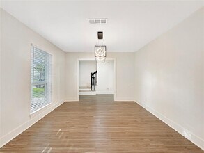 5034 Oak Shadows Dr in Houston, TX - Building Photo - Building Photo