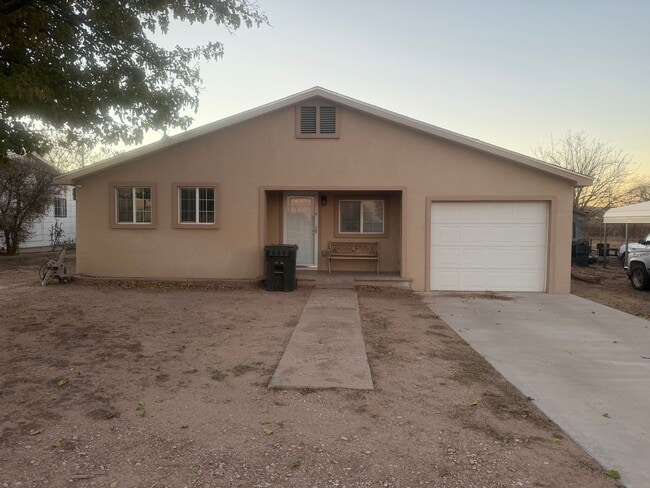 property at 315 N Maple St