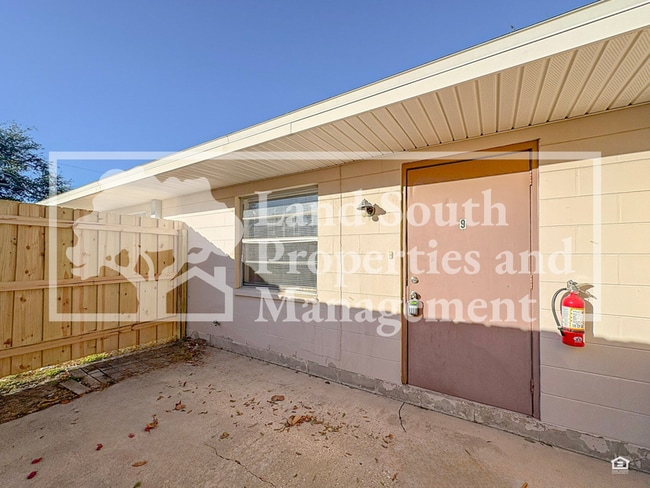 property at 817 W Carole St