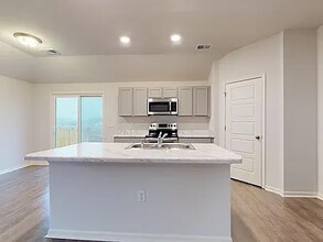2239 S Ouachita Dr in Fayetteville, AR - Building Photo - Building Photo