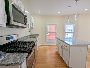 2 Sacramento Pl, Unit 2 in Cambridge, MA - Building Photo - Building Photo